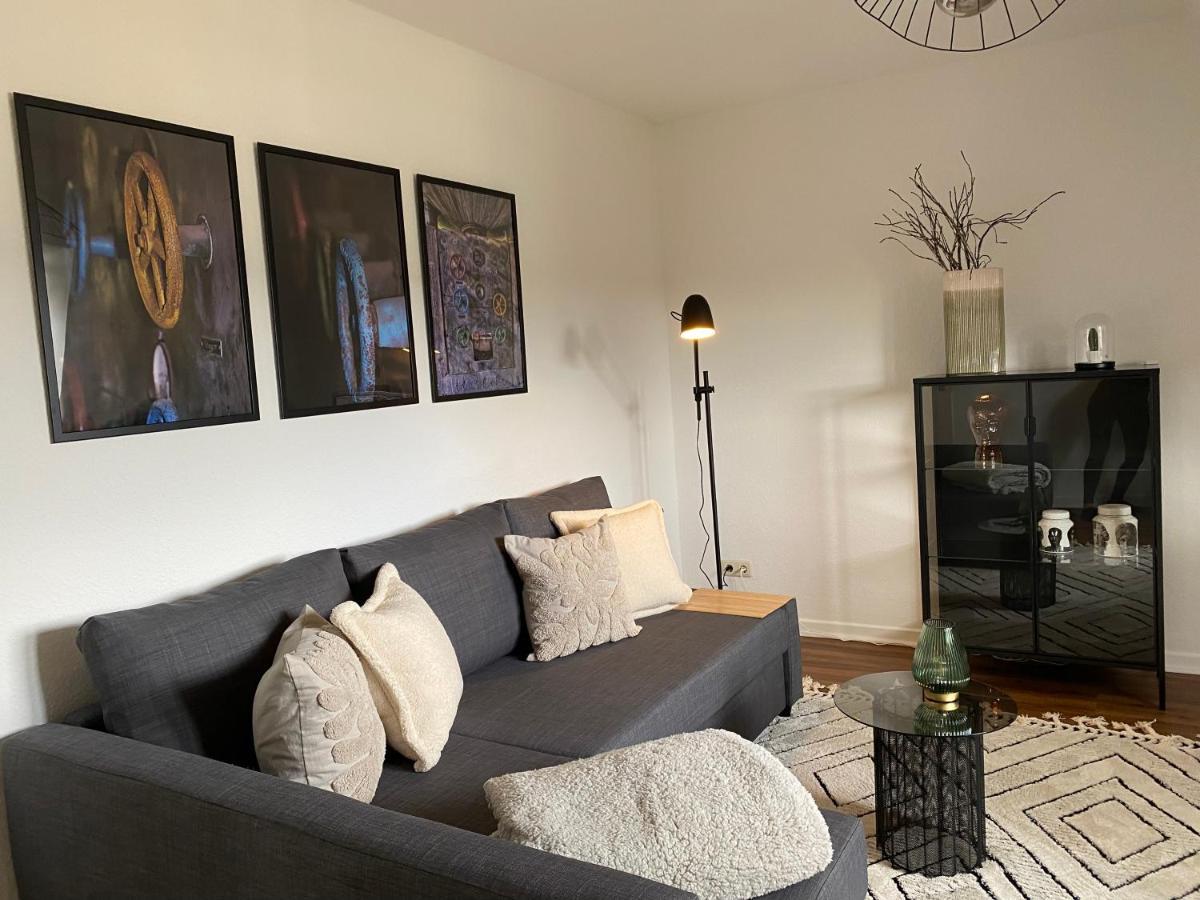 Bostel 1 - Modernes Dachgeschoss-Studio In Duisburg Meiderich, 4,7 Km Hbf, U-Bahn 250M, Flughafen Duesseldorf 28 Km, Landschaftspark 2,9 Km, 5 Gehminuten Von Herzklinik Entfernt Exterior foto